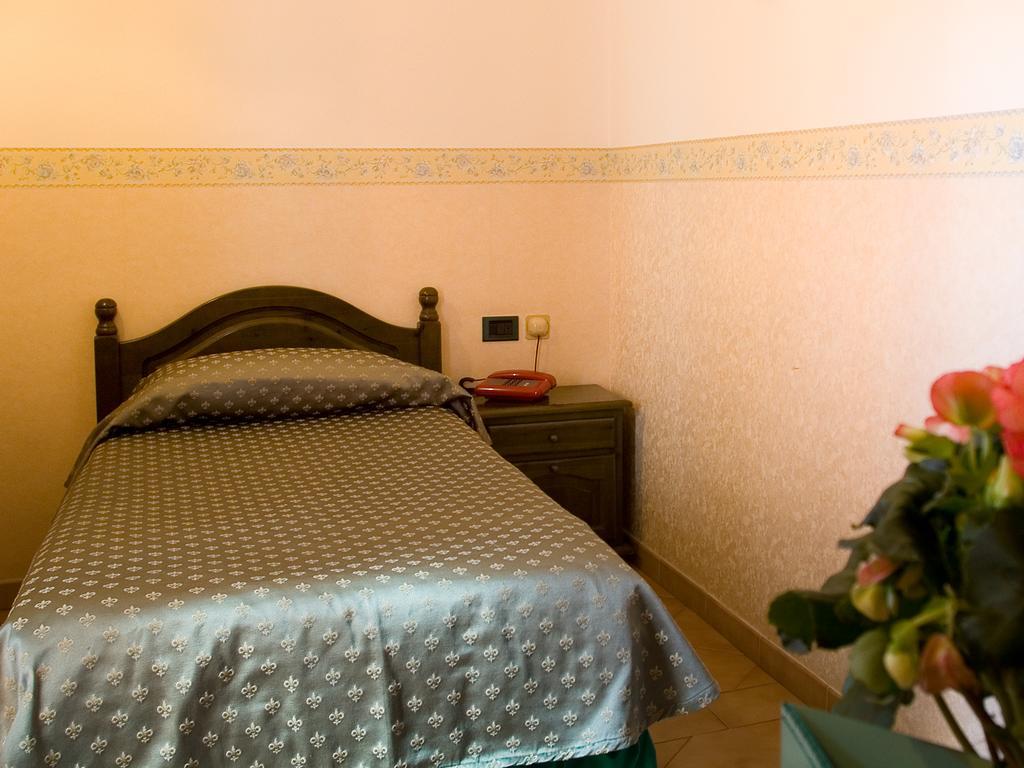 Hotel Louis I Ciampino Exterior photo