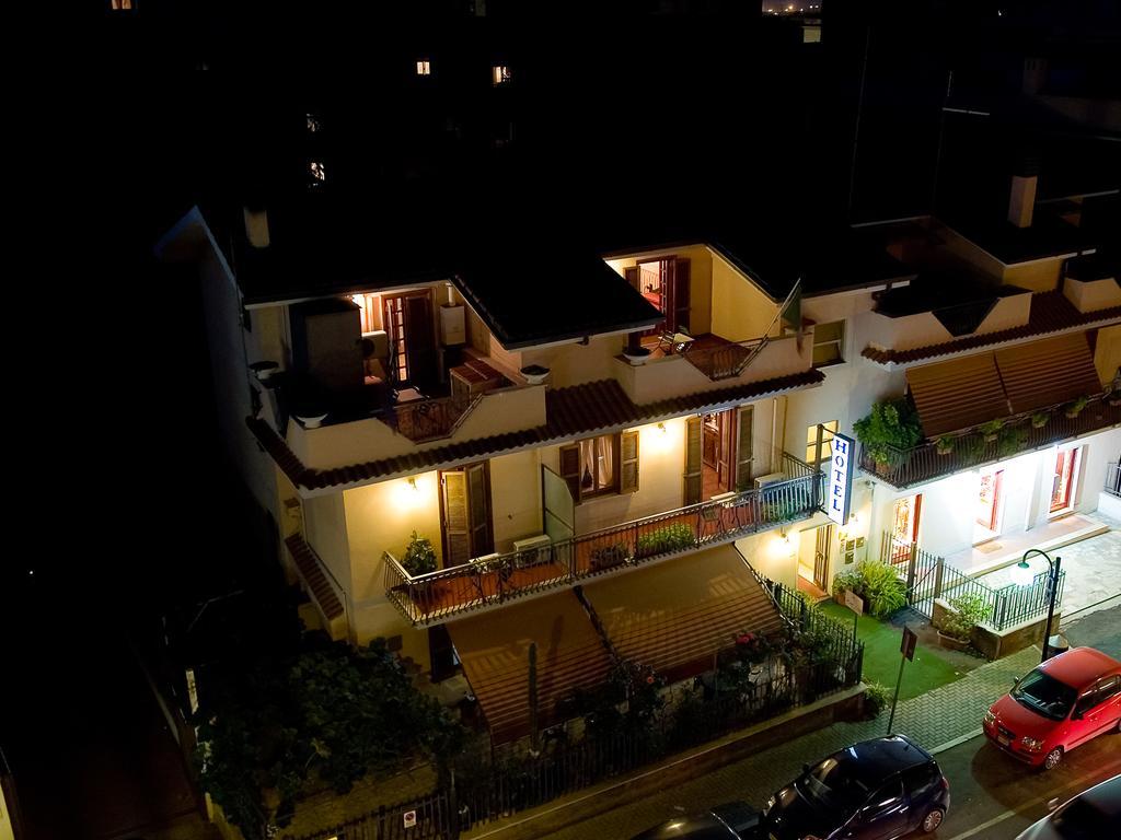 Hotel Louis I Ciampino Exterior photo