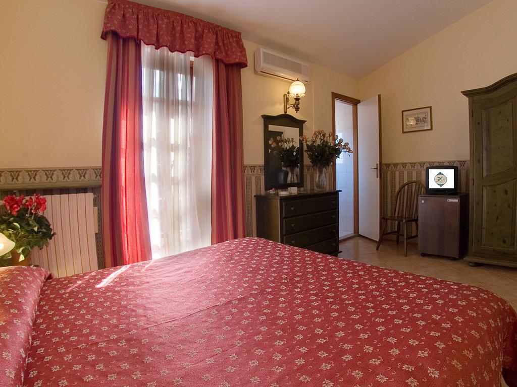 Hotel Louis I Ciampino Exterior photo