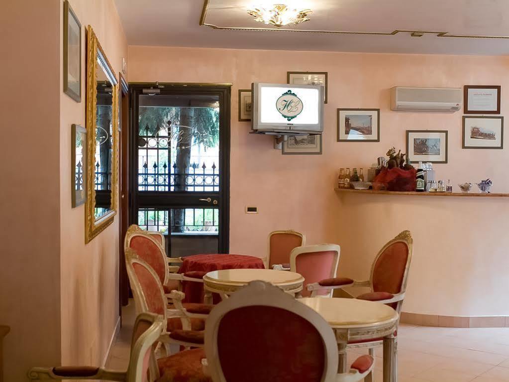 Hotel Louis I Ciampino Exterior photo